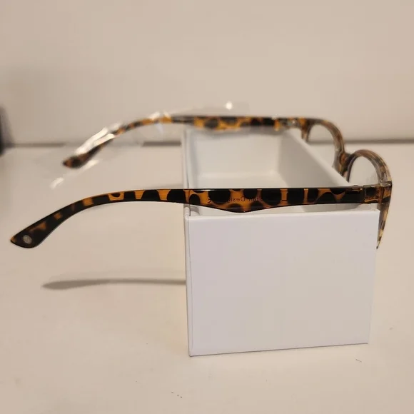 Brand New CNLO Amber Crystal Blue Light Blocking Women’s Glasses - Picture 2 of 7